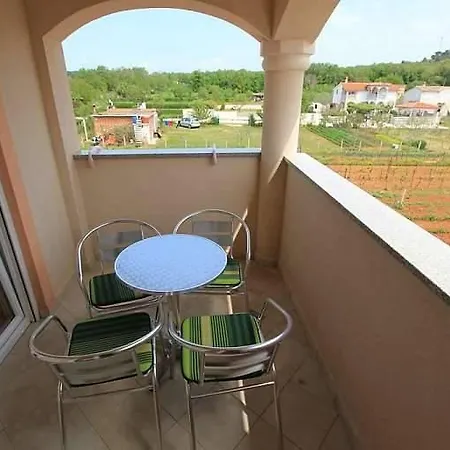 Apartment Lorena Medulin